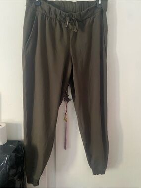 lululemon athletica Olive Drawstring Joggers